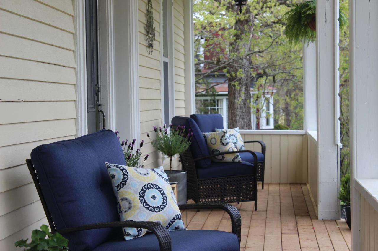 Maplehurst Manor Bed And Breakfast Dorchester Exterior photo
